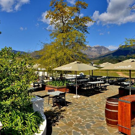The Coach House At Val Du Charron Wellington Exterior foto